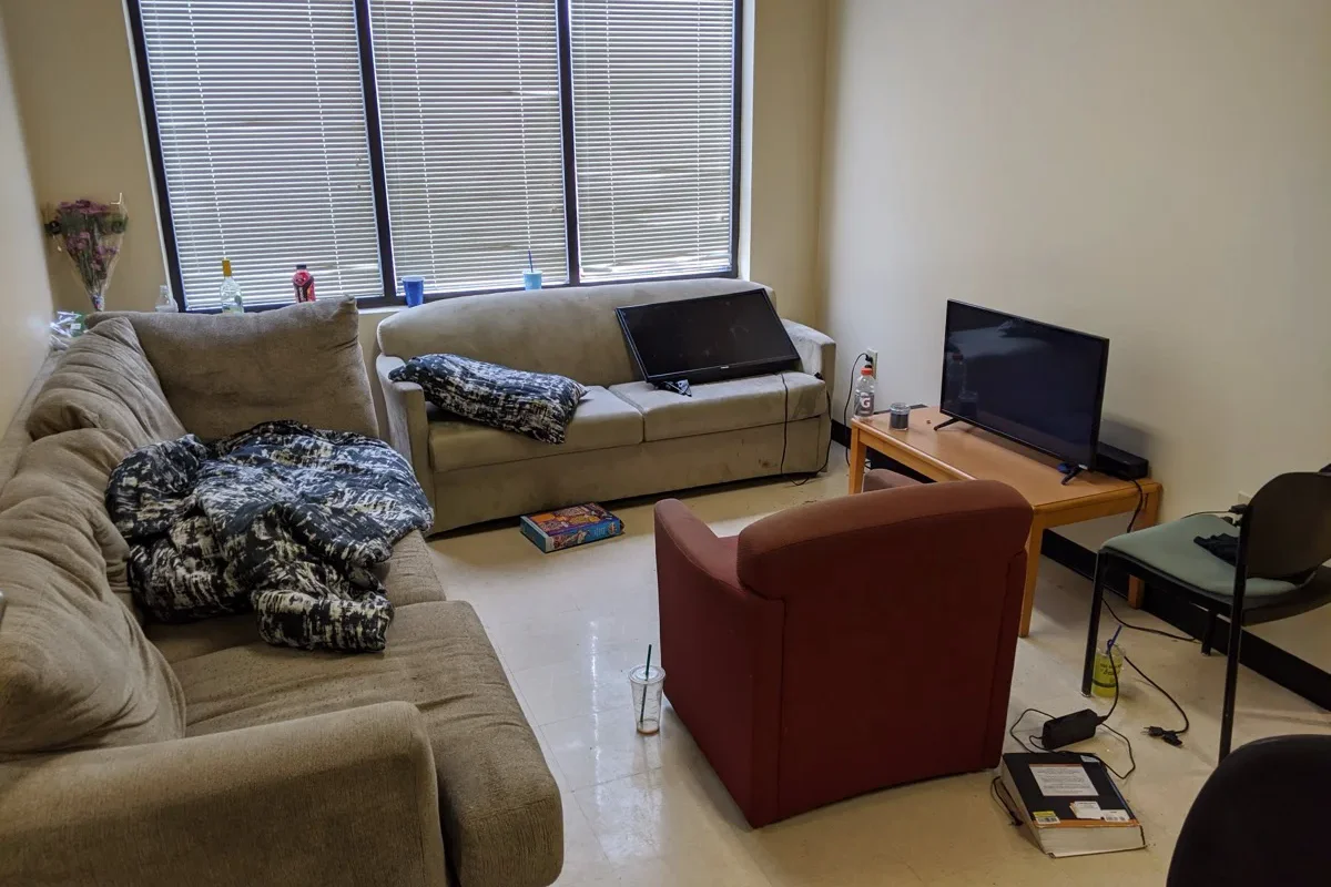 In-home contextual inquiry visit with a gamer